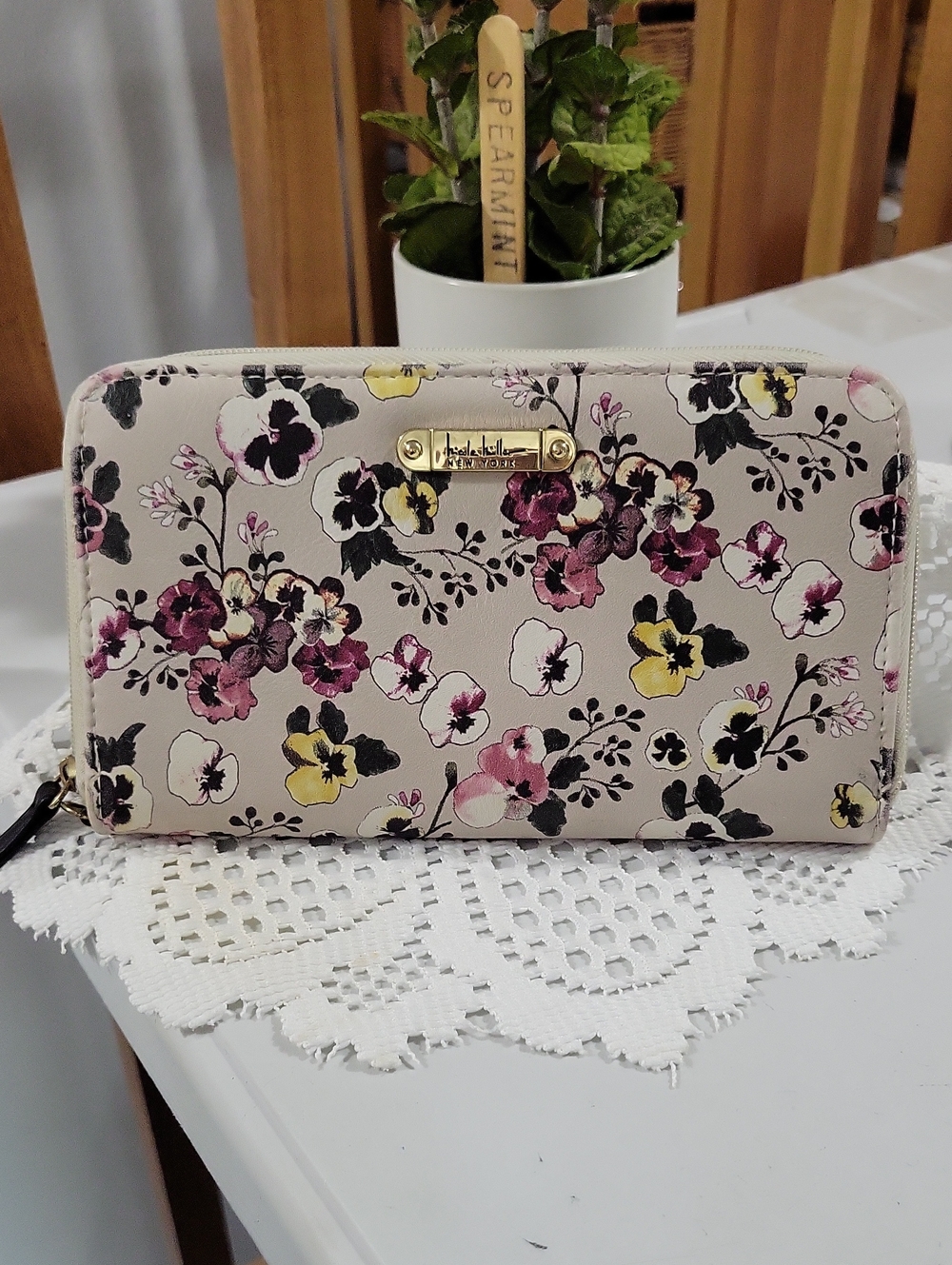 🌱Nicole Miller wallet 🌱